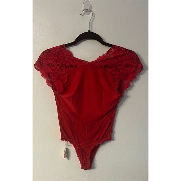 Revolve HAH Lady Like XS Rouge Red Lace Deep V-Neck Short Sleeve Bodysuit NWT - Picture 3 of 7